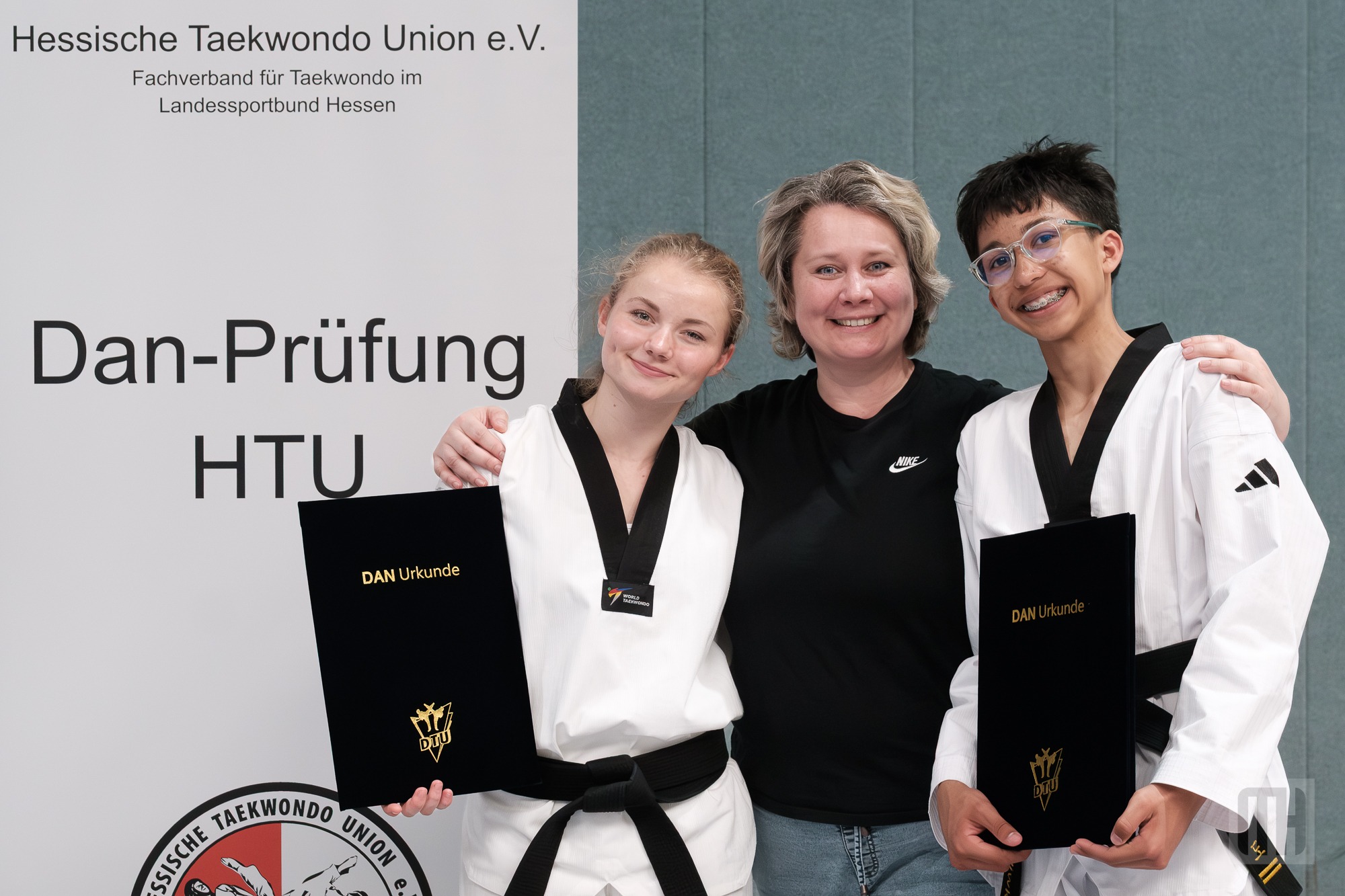 Pia und Noa glänzen bei Dan‑Prüfung